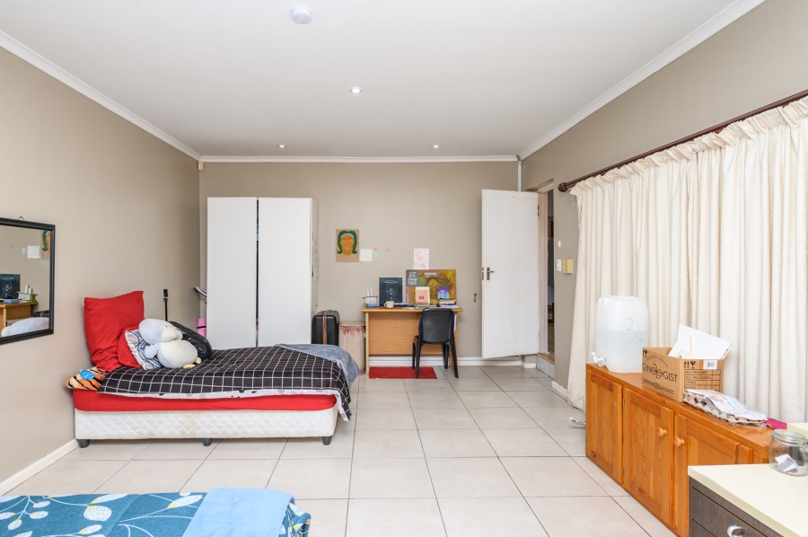 15 Bedroom Property for Sale in Summerstrand Eastern Cape